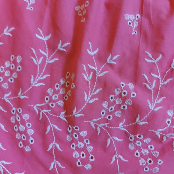 GAP Embroidered Top - Picture 5 of 5